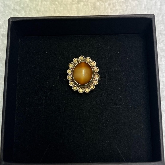 Sterling silver ring. Size 4. Unique brown stone. Beauty! Cool design - Picture 2 of 6